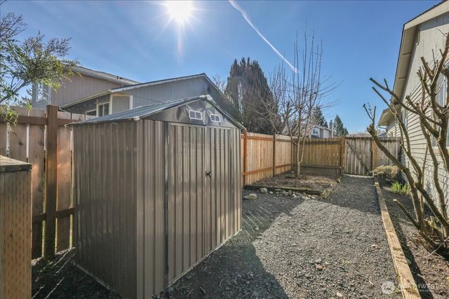 607 Bathke Ave, Enumclaw, WA 98022