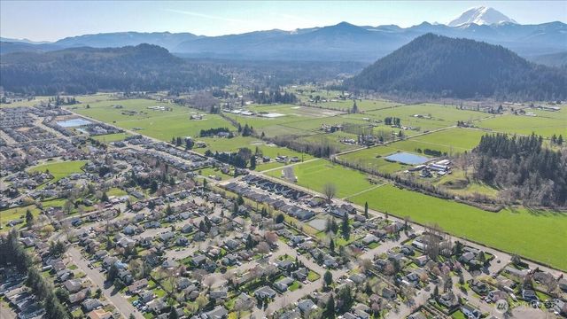 607 Bathke Ave, Enumclaw, WA 98022