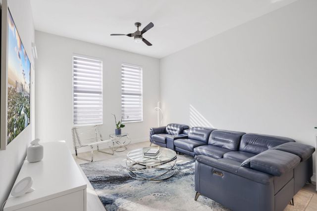 511 SE 5th Ave 2412, Fort Lauderdale, FL 33301