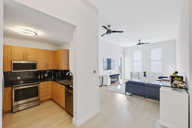 511 SE 5th Ave 2412, Fort Lauderdale, FL 33301