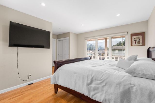 1020 Everglades Drive, Pacifica, CA 94044