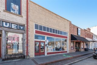 114 E Moore Avenue, Terrell, TX 75160