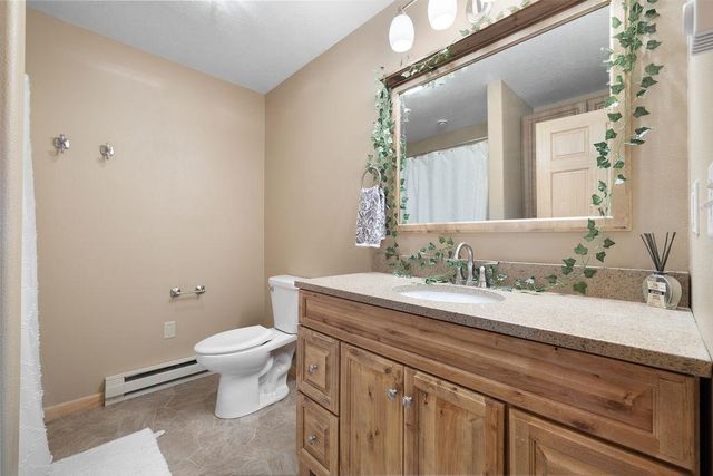1905 26th St SW, Minot, ND 58701