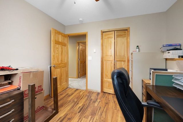 1905 26th St SW, Minot, ND 58701
