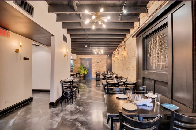 6906 Windsor Avenue, Berwyn, IL 60402