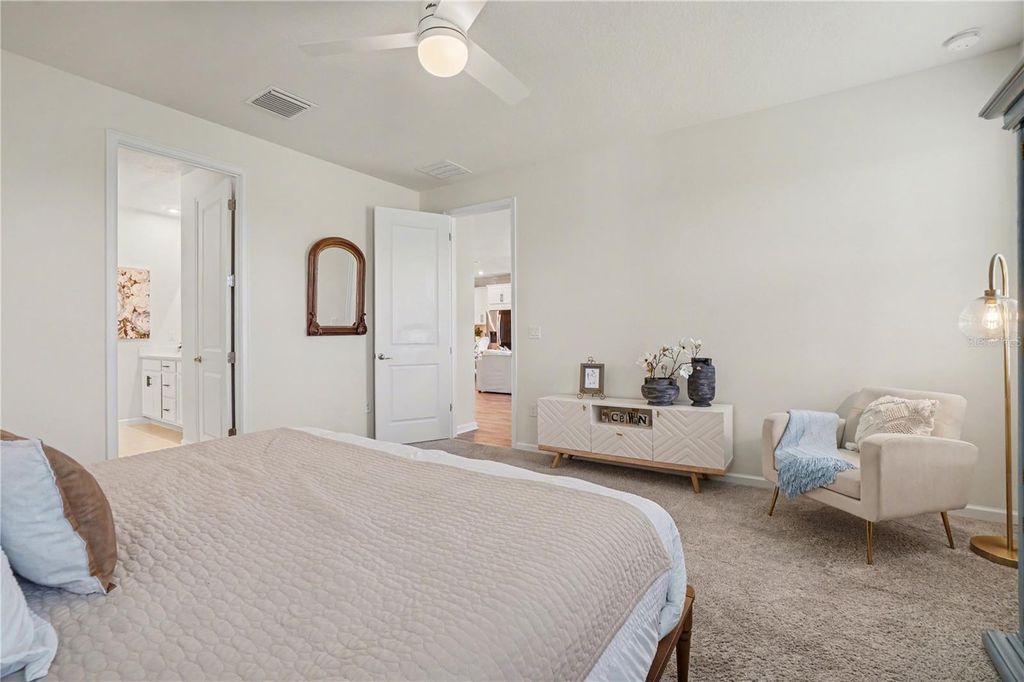 Image 12 of property listing at 18065 GRAND PROSPERITY DRIVE, Venice, FL 34293