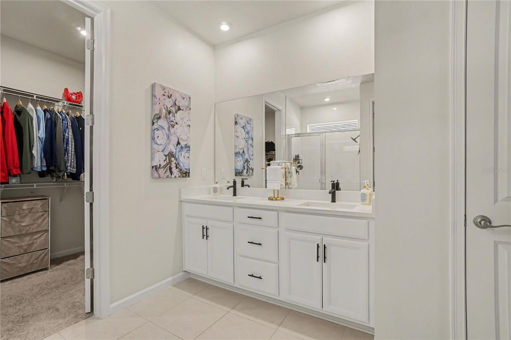 Image 13 of property listing at 18065 GRAND PROSPERITY DRIVE, Venice, FL 34293