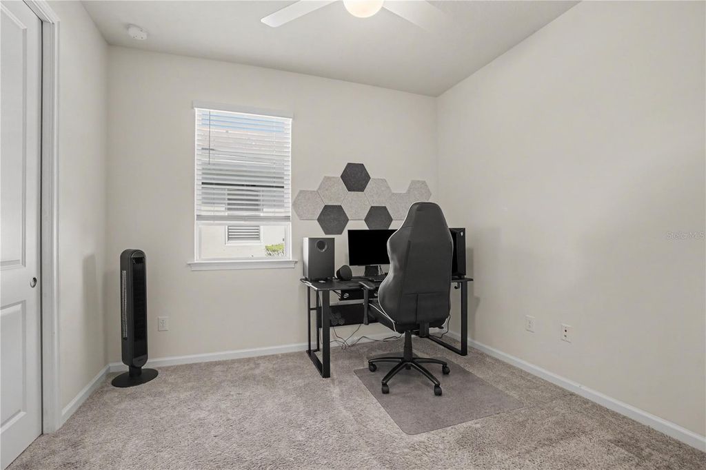 Image 16 of property listing at 18065 GRAND PROSPERITY DRIVE, Venice, FL 34293