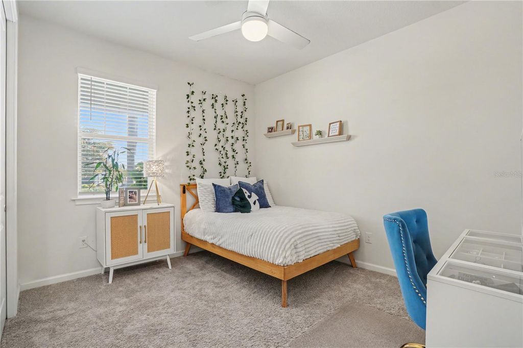 Image 18 of property listing at 18065 GRAND PROSPERITY DRIVE, Venice, FL 34293