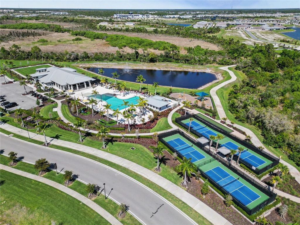 Image 32 of property listing at 18065 GRAND PROSPERITY DRIVE, Venice, FL 34293