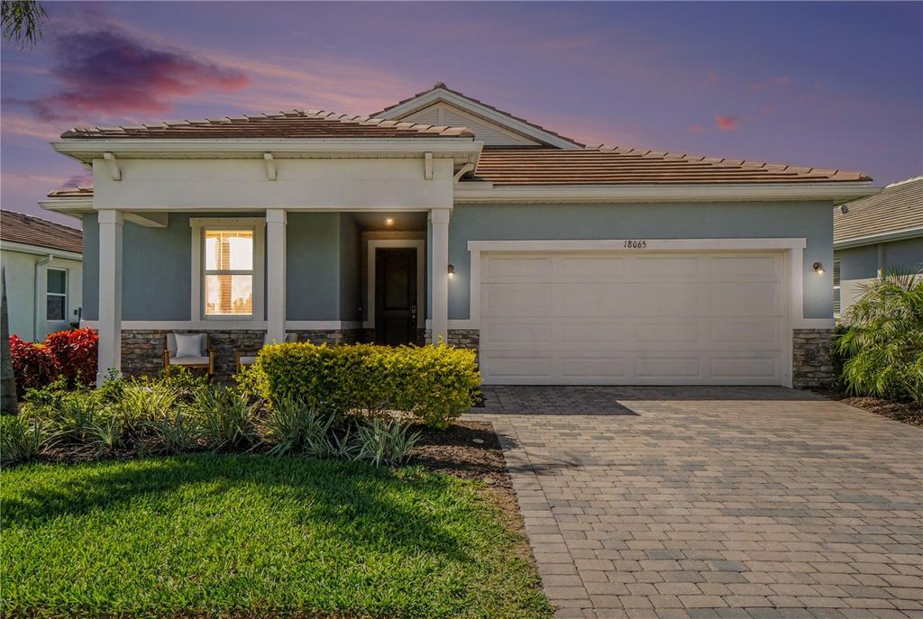 Image 35 of property listing at 18065 GRAND PROSPERITY DRIVE, Venice, FL 34293