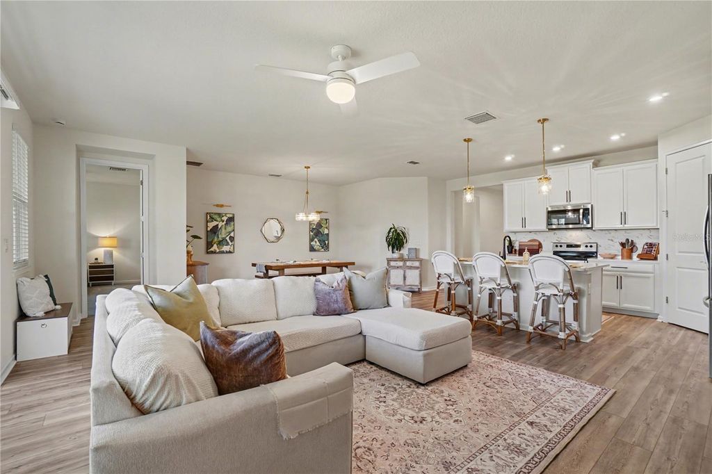 Image 6 of property listing at 18065 GRAND PROSPERITY DRIVE, Venice, FL 34293