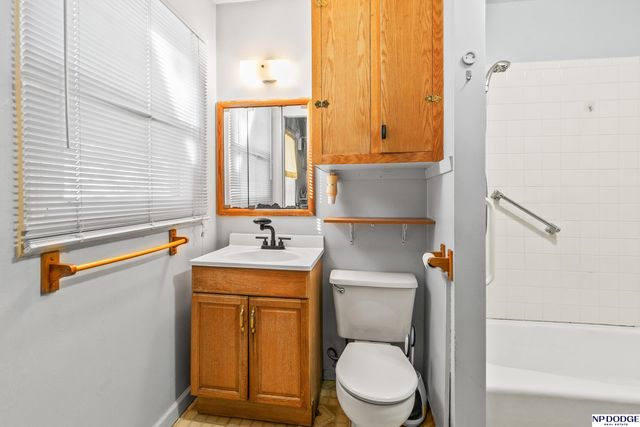 1305 Janbrook Boulevard, Carter Lake, IA 51510