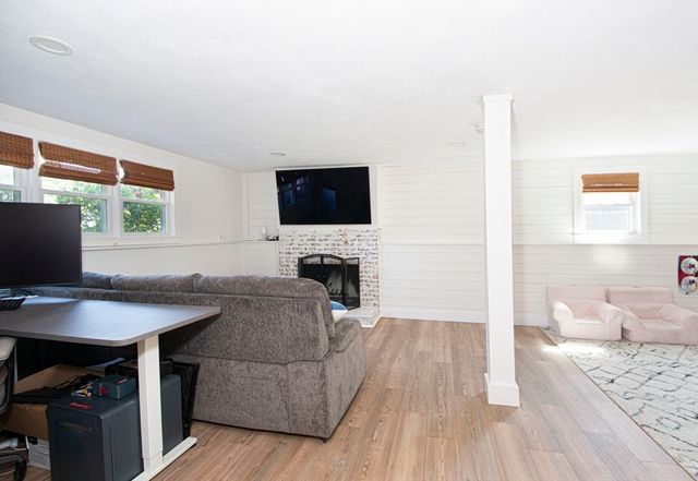 219 Prospect St, Shrewsbury, MA 01545