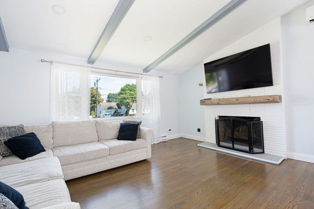 219 Prospect St, Shrewsbury, MA 01545