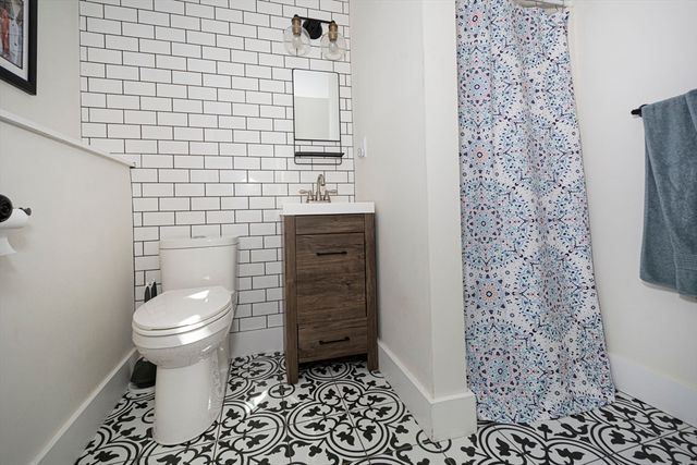 219 Prospect St, Shrewsbury, MA 01545