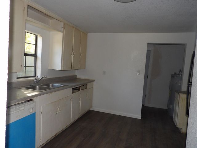 2403 Chatham St, Marshall, TX 75670