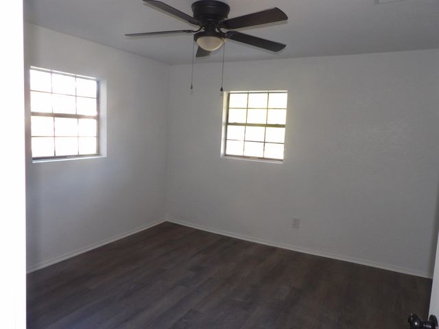 2403 Chatham St, Marshall, TX 75670