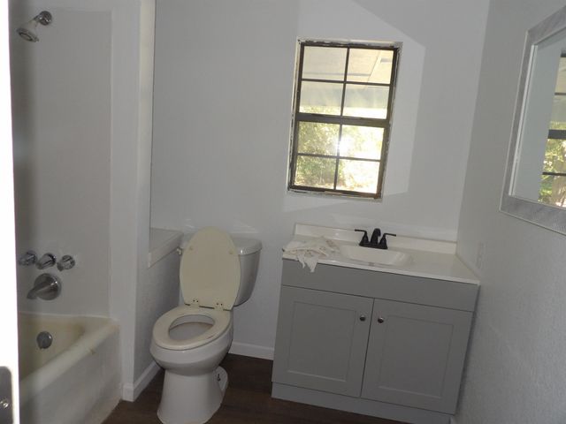 2403 Chatham St, Marshall, TX 75670