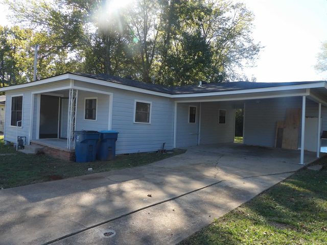2403 Chatham St, Marshall, TX 75670