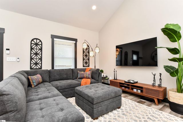 71 Dorsey Avenue, Greenville, SC 29611