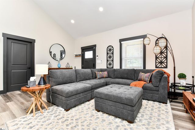 71 Dorsey Avenue, Greenville, SC 29611