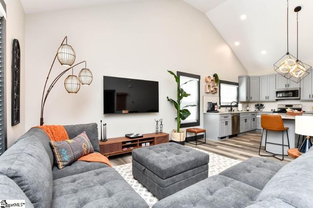 71 Dorsey Avenue, Greenville, SC 29611