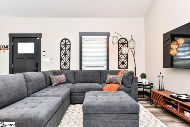 71 Dorsey Avenue, Greenville, SC 29611