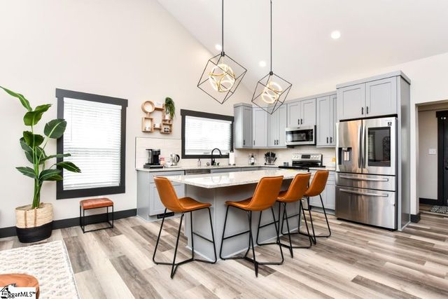 71 Dorsey Avenue, Greenville, SC 29611