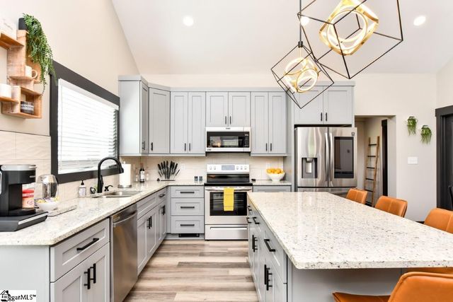 71 Dorsey Avenue, Greenville, SC 29611