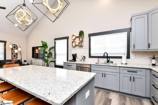 71 Dorsey Avenue, Greenville, SC 29611