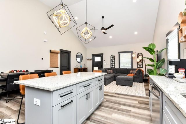 71 Dorsey Avenue, Greenville, SC 29611