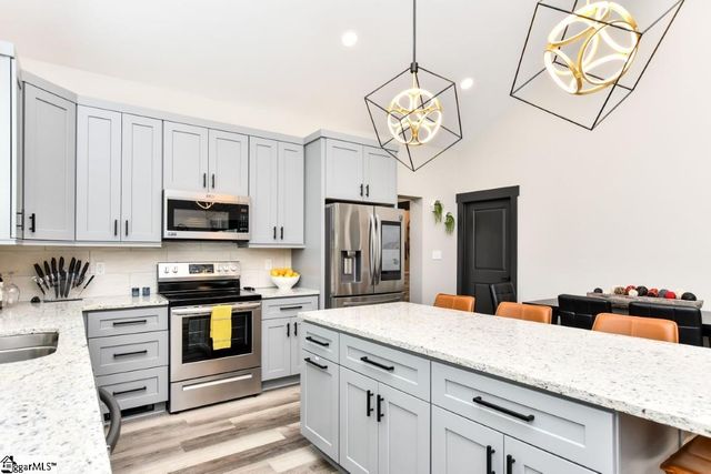 71 Dorsey Avenue, Greenville, SC 29611