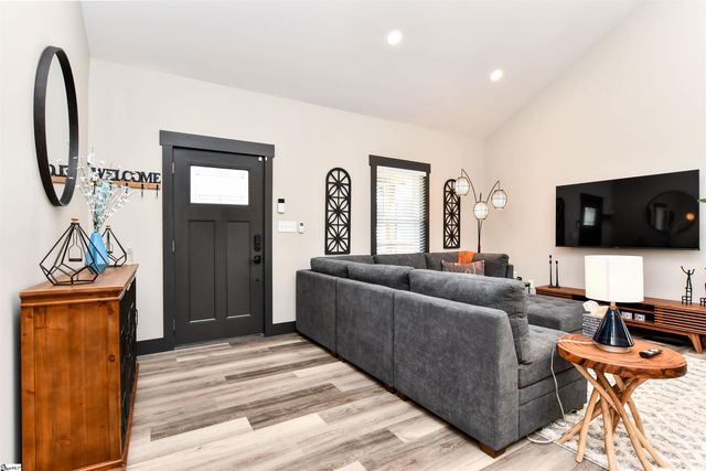 71 Dorsey Avenue, Greenville, SC 29611