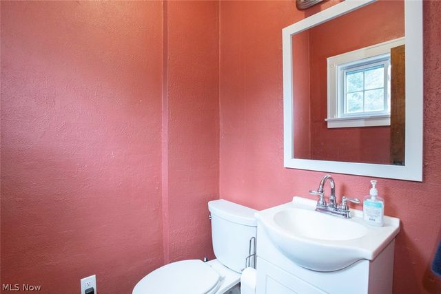 652 Parkway Boulevard, Norton, OH 44203