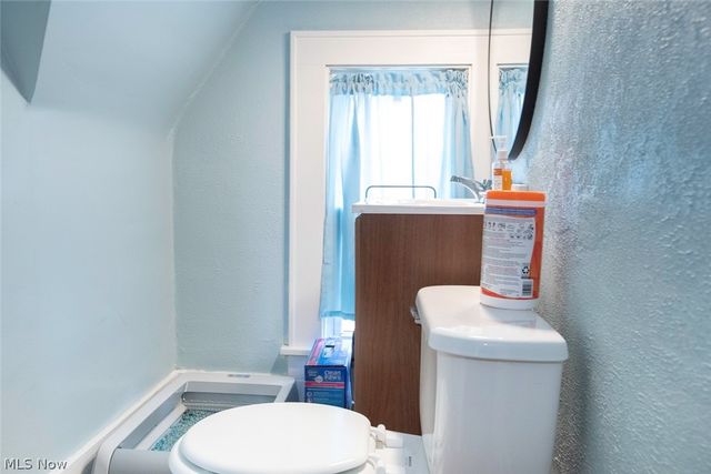 652 Parkway Boulevard, Norton, OH 44203