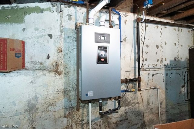 652 Parkway Boulevard, Norton, OH 44203