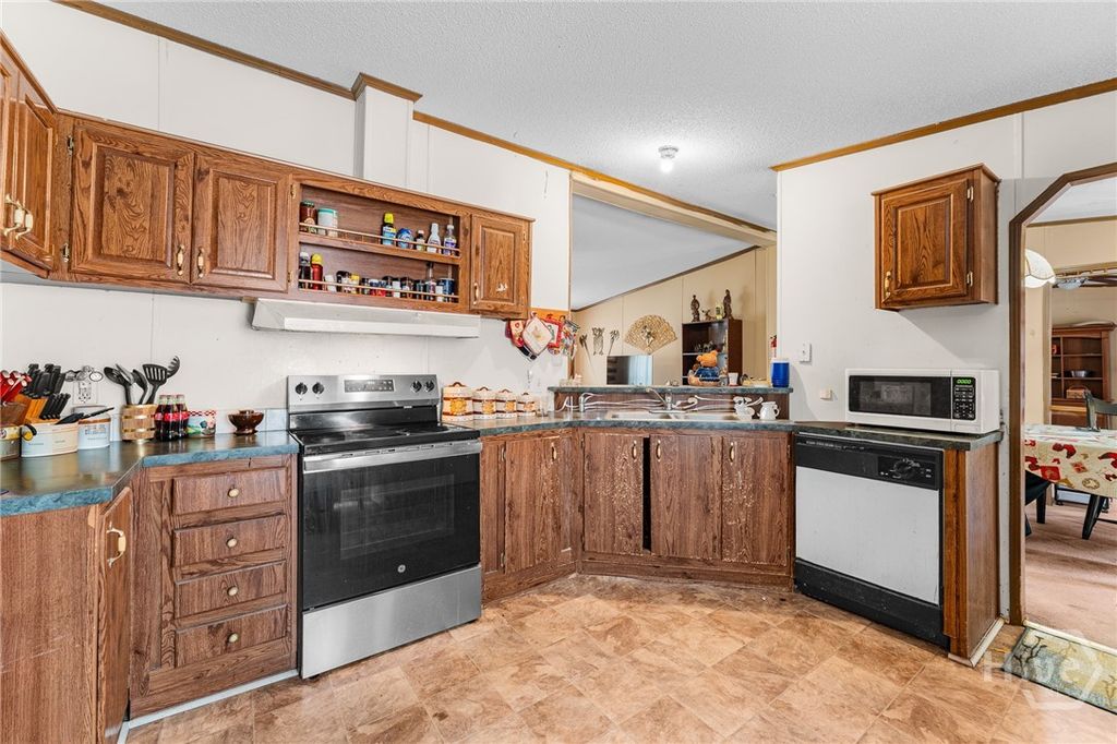 Image 11 of property listing at 121 Burnt Tree Drive, Guyton, GA 31312