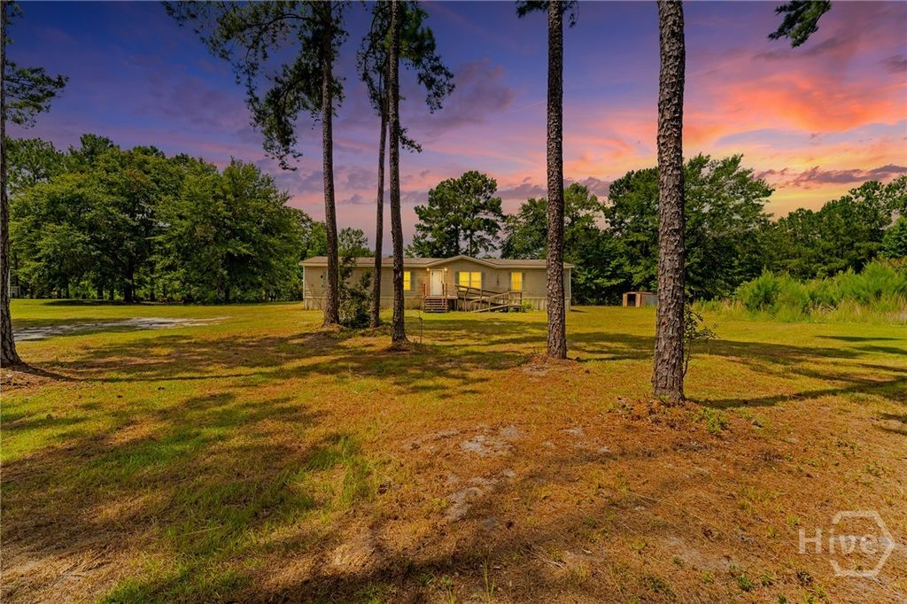 Image 2 of property listing at 121 Burnt Tree Drive, Guyton, GA 31312