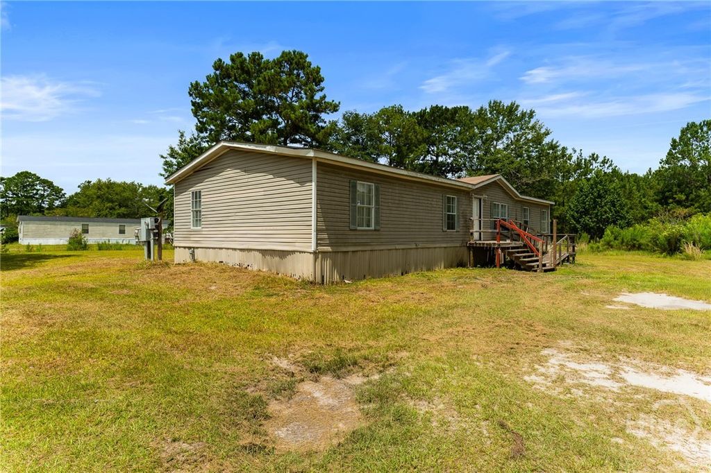 Image 3 of property listing at 121 Burnt Tree Drive, Guyton, GA 31312