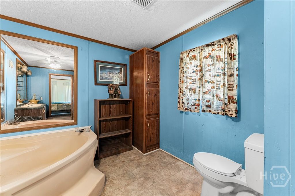Image 9 of property listing at 121 Burnt Tree Drive, Guyton, GA 31312