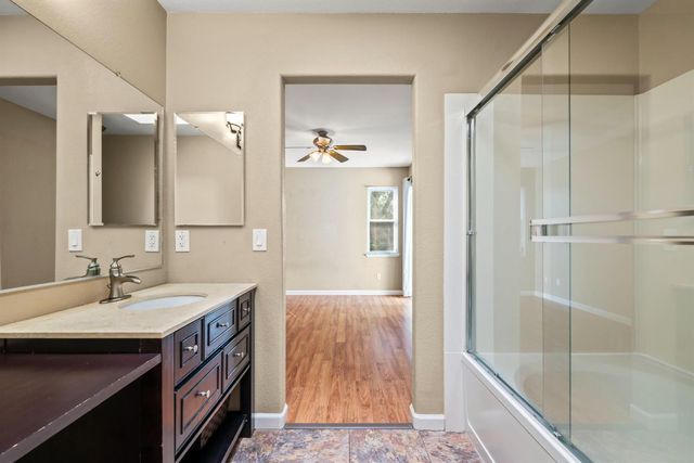 2911 Twin Creeks Ln, Rocklin, CA 95677