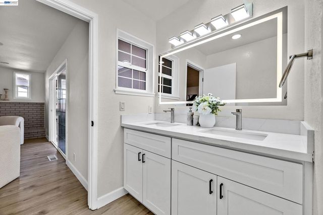 2444 Douglas St, Union City, CA 94587