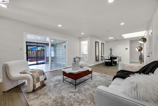 2444 Douglas St, Union City, CA 94587