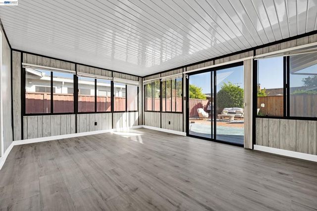 2444 Douglas St, Union City, CA 94587