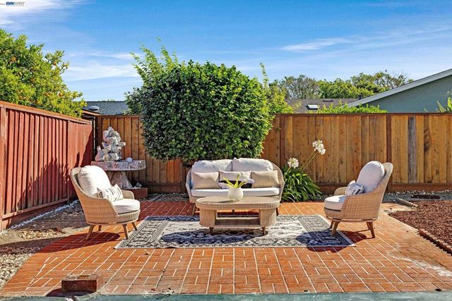 2444 Douglas St, Union City, CA 94587