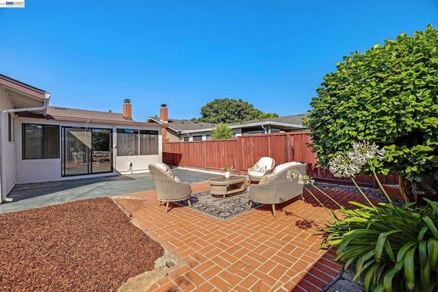 2444 Douglas St, Union City, CA 94587