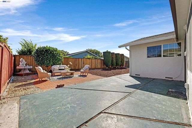 2444 Douglas St, Union City, CA 94587