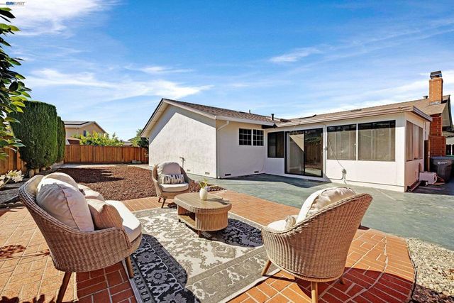 2444 Douglas St, Union City, CA 94587