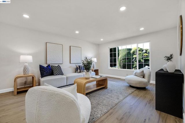 2444 Douglas St, Union City, CA 94587